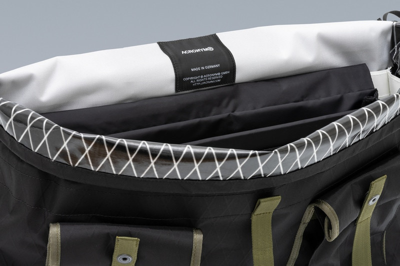 3A-5 Messenger Einsatztasche Black 17