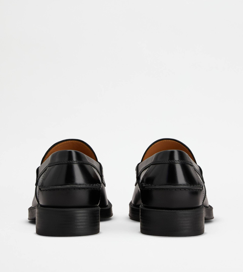 Tod's LOAFERS IN LEATHER - BLACK outlook