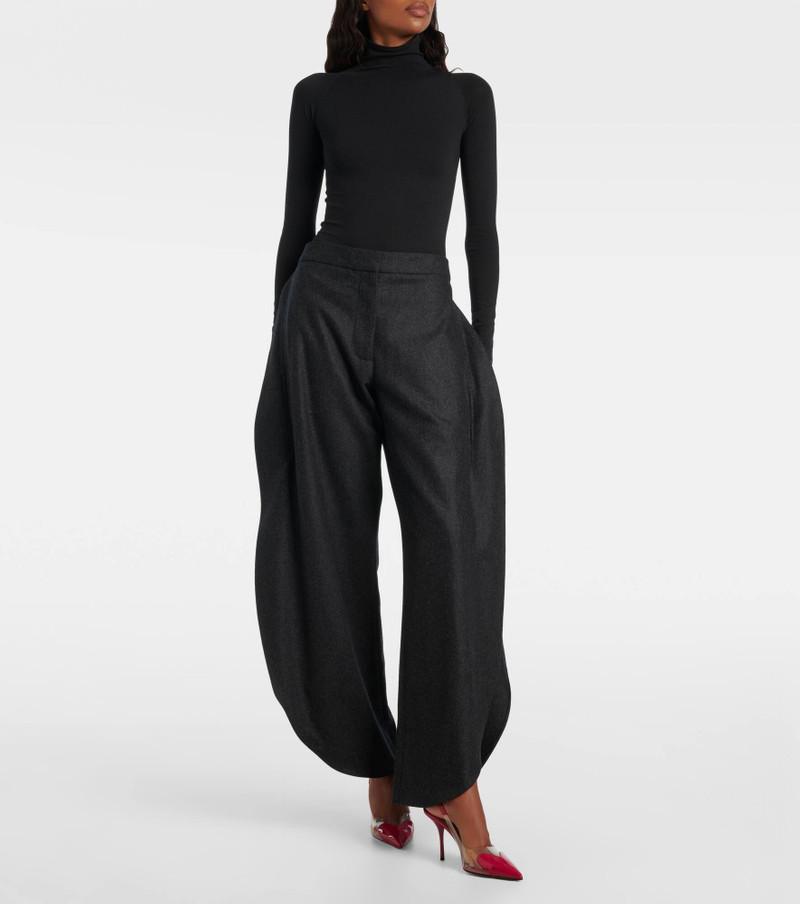 Alaïa Le Cœur 90 patent leather slingback pumps outlook