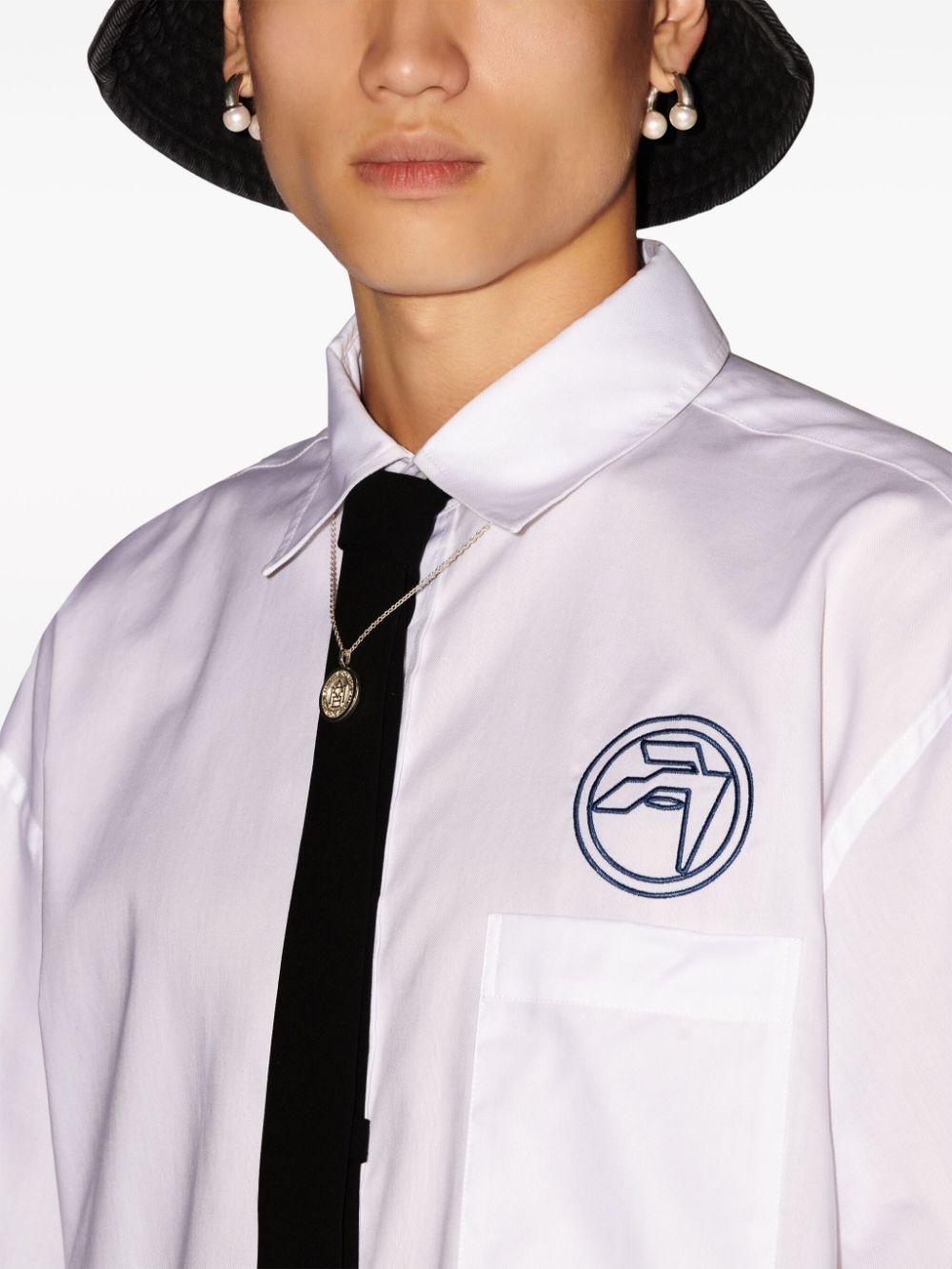 logo-embroidered cotton shirt - 6