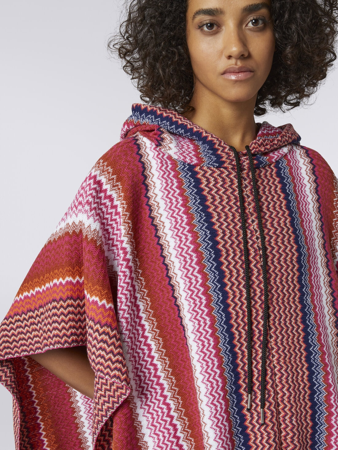 Zigzag wool blend poncho with frayed edge - 5