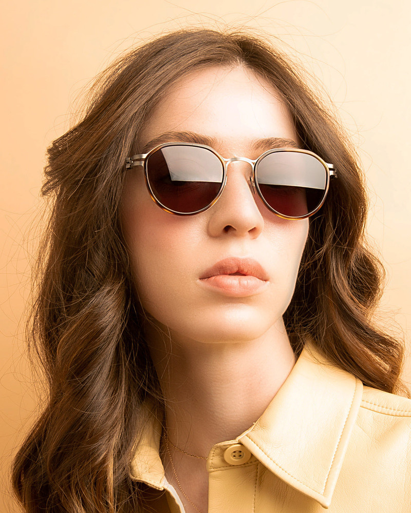 illesteva Tompkins Titanium Sunglasses outlook
