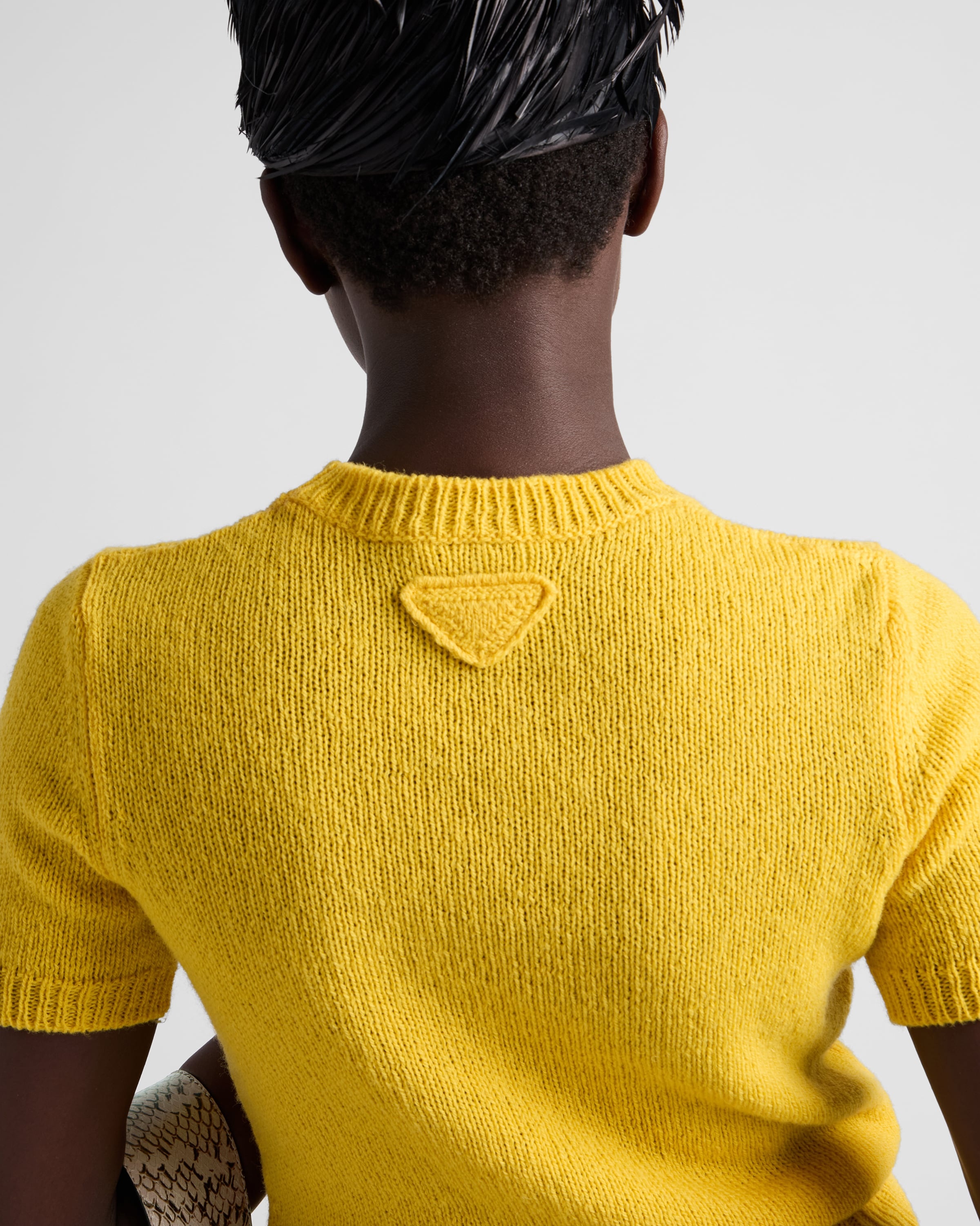 Short-sleeved cashmere sweater - 6