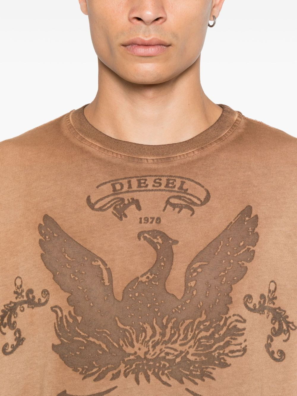graphic-print T-shirt - 4