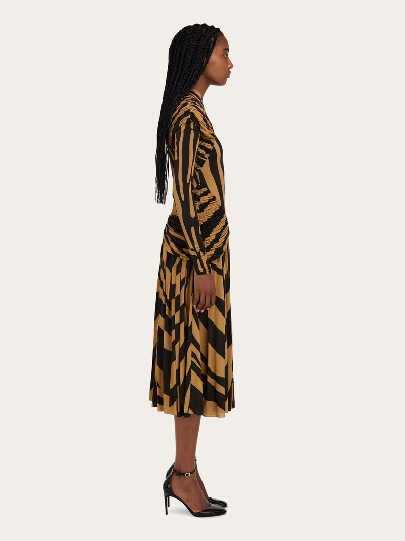 Jersey dress with ruched detail 3