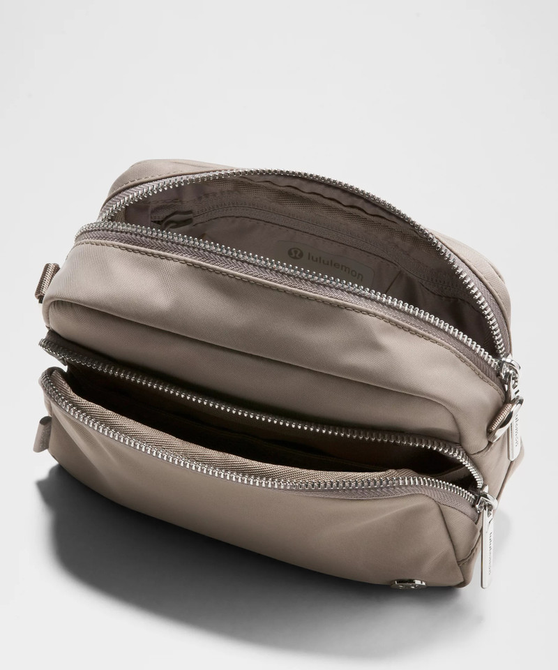 Everywhere Crossbody Bag 2L *Metal Hardware 4