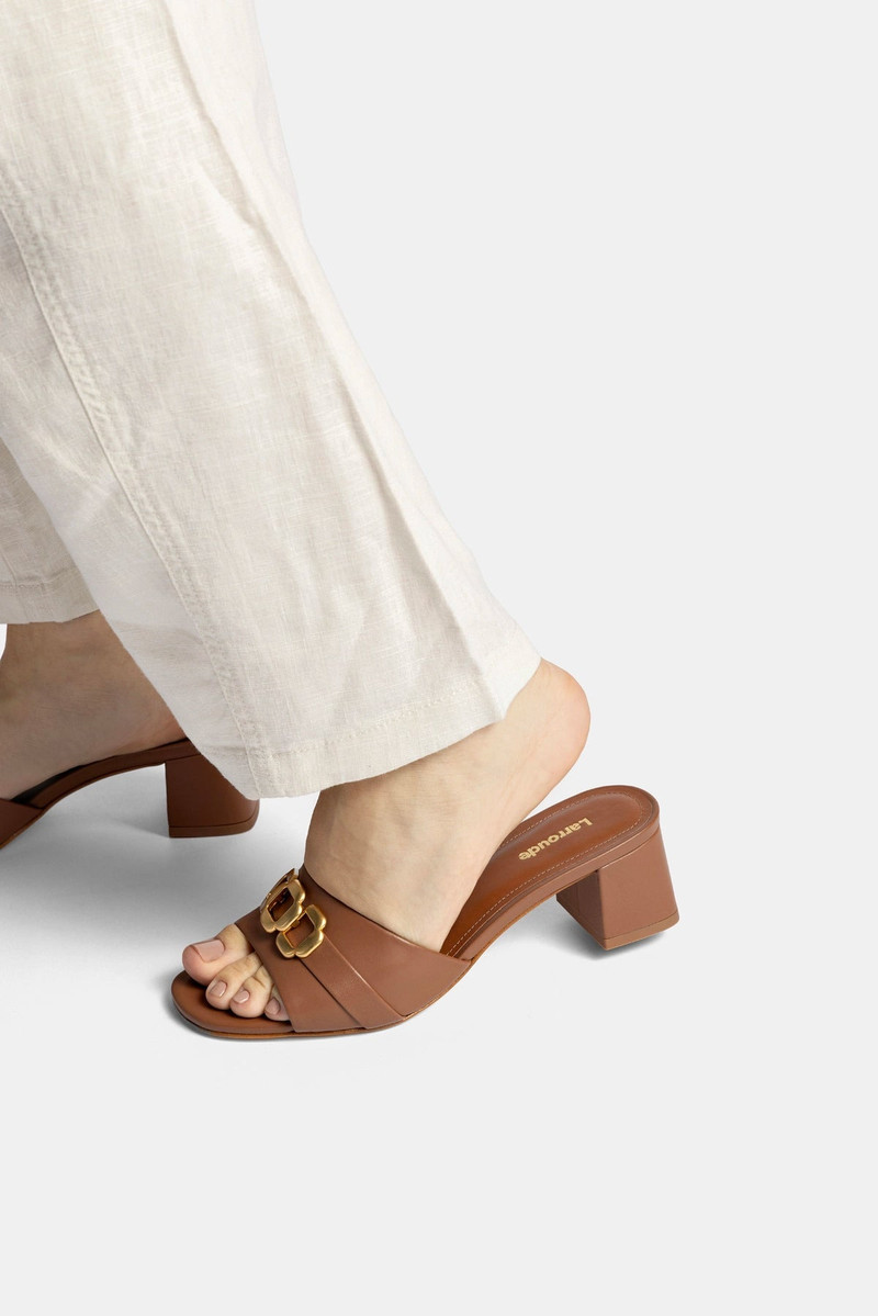 Larroudé Franca Block Sandal In Caramel Leather outlook