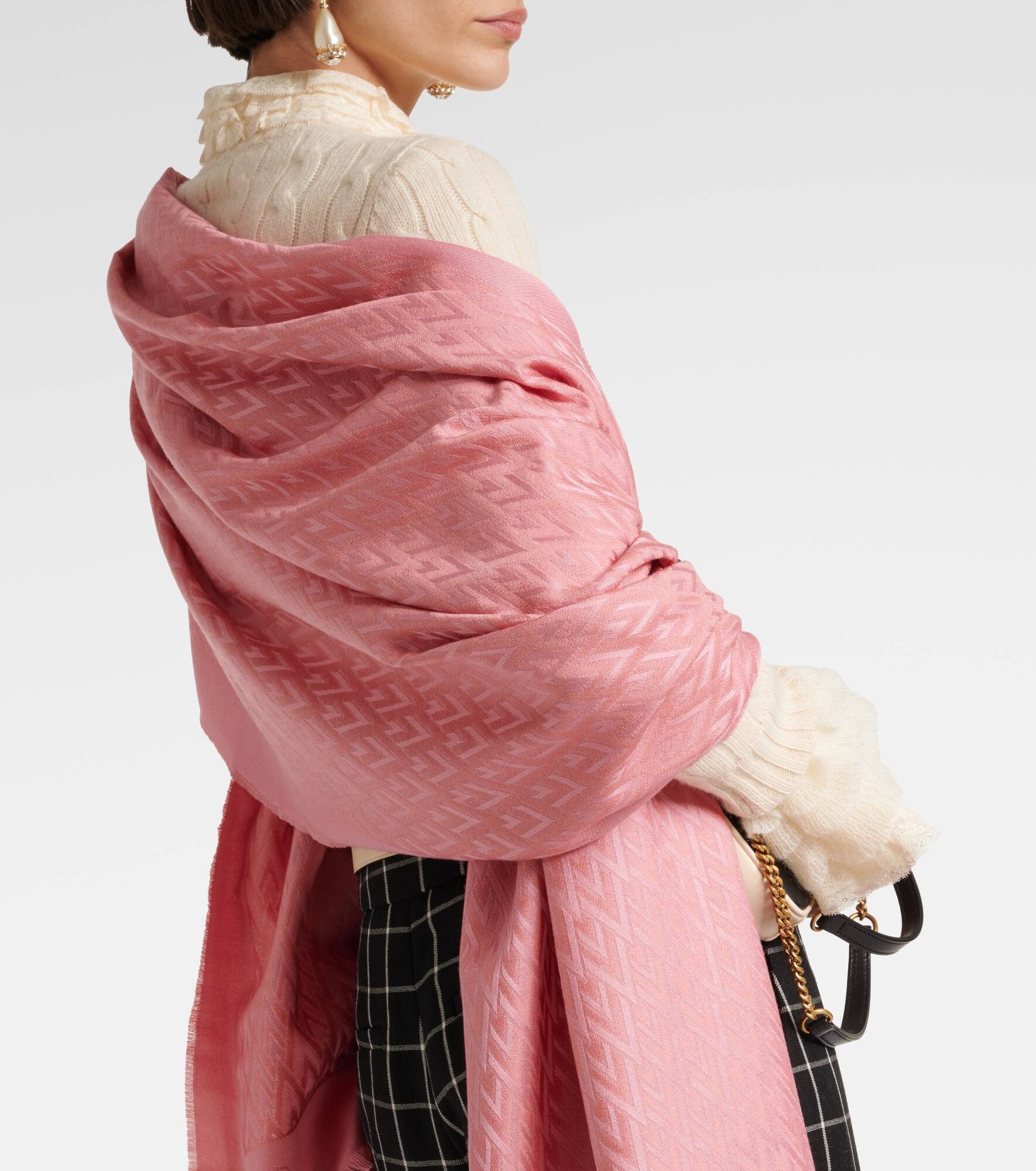 Toute La V silk and wool scarf - 3