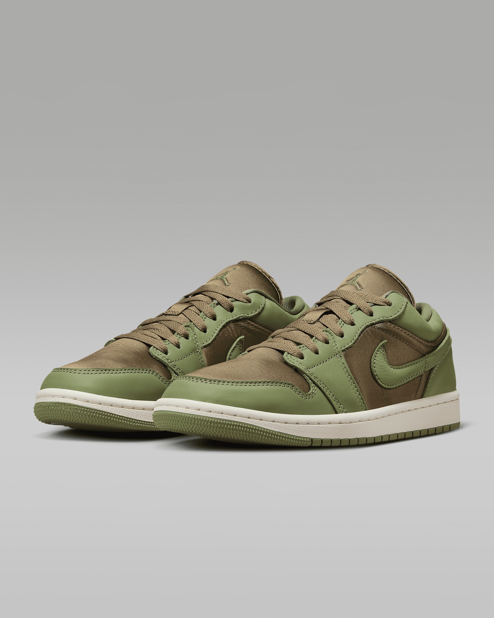 Air Jordan 1 Low SE Women's Shoes - 5