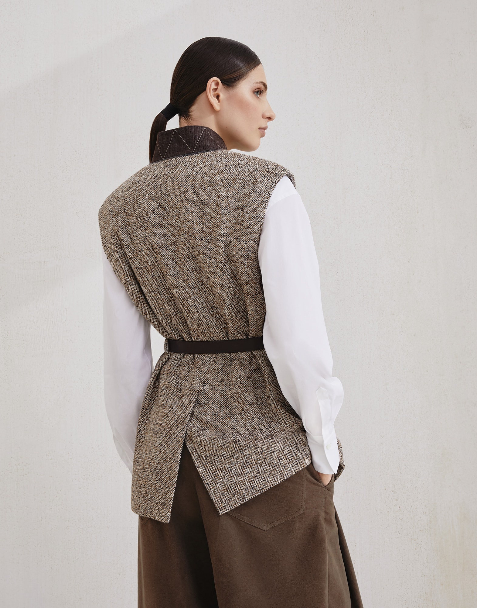 Flecked virgin wool and silk chevron vest with leather belt and monili - 2