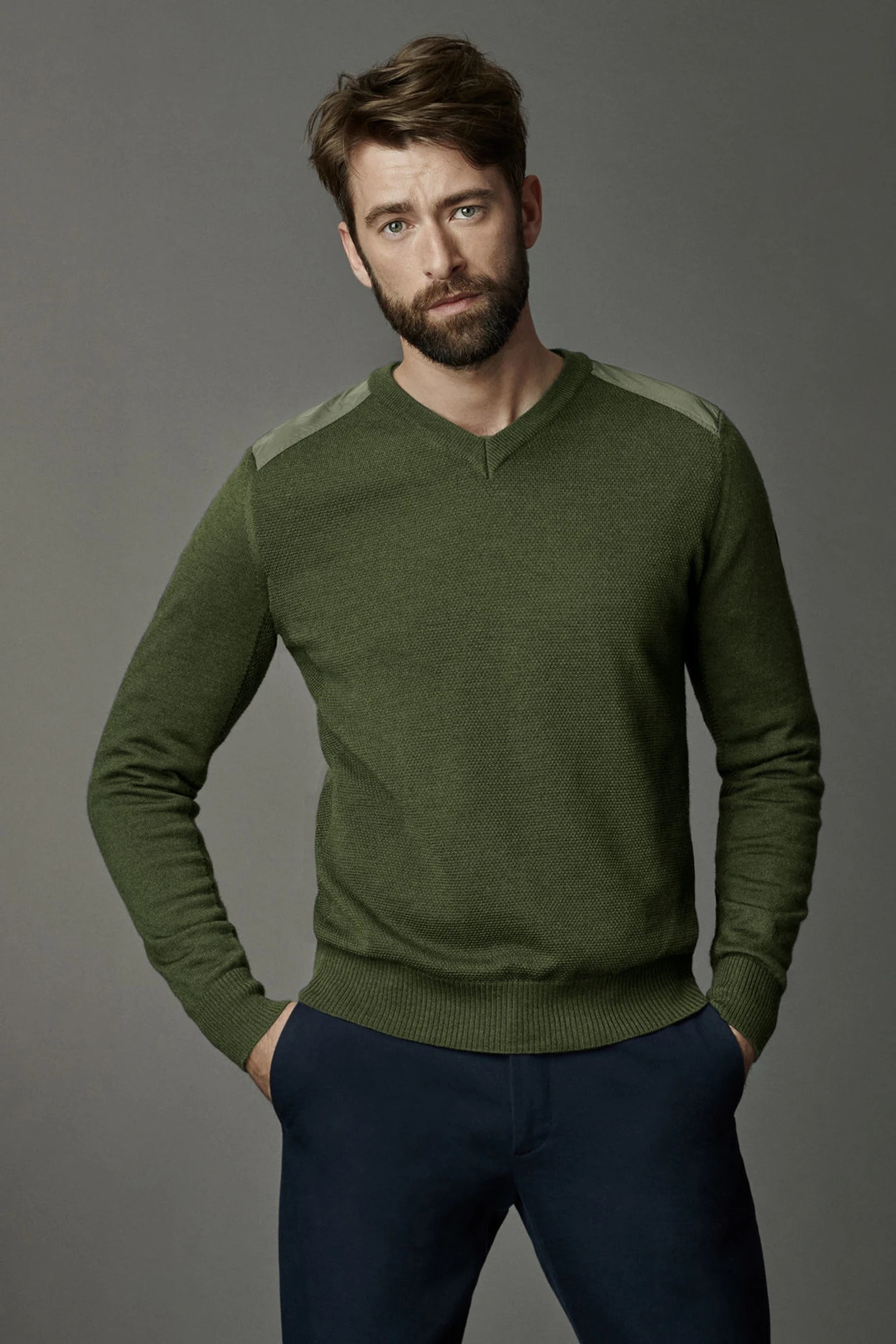 MCLEOD V NECK SWEATER BLACK LABEL - 2