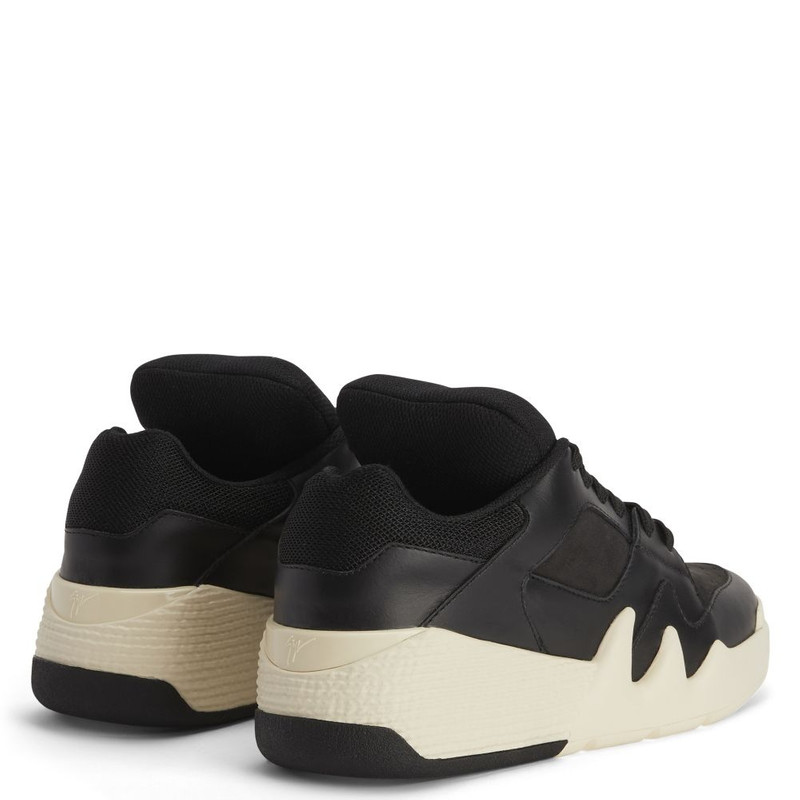 Giuseppe Zanotti Talon outlook