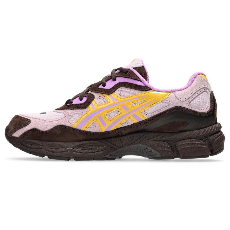 Asics PLEASURES x GEL-NYC outlook