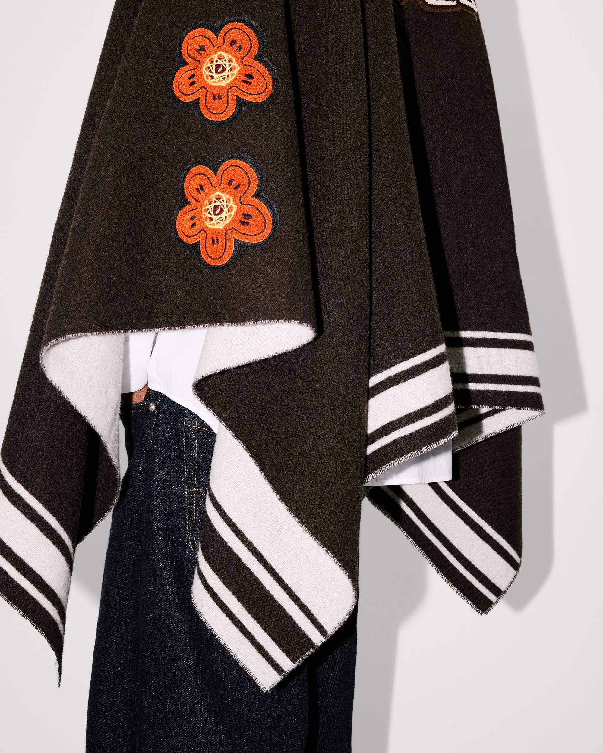 'Kenzo x Futura 2000' poncho in wool - 12