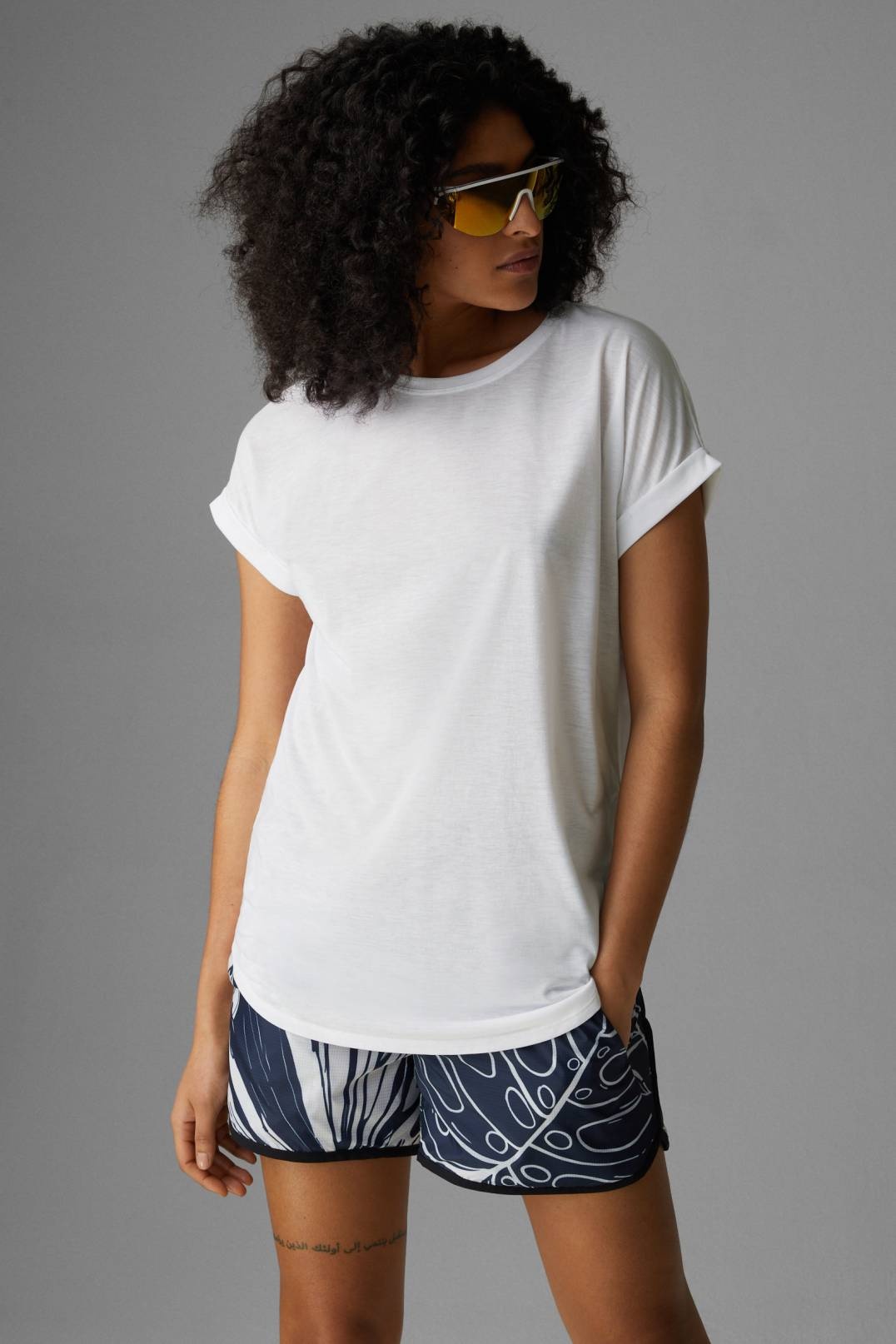 EVIE T-SHIRT IN WHITE - 2
