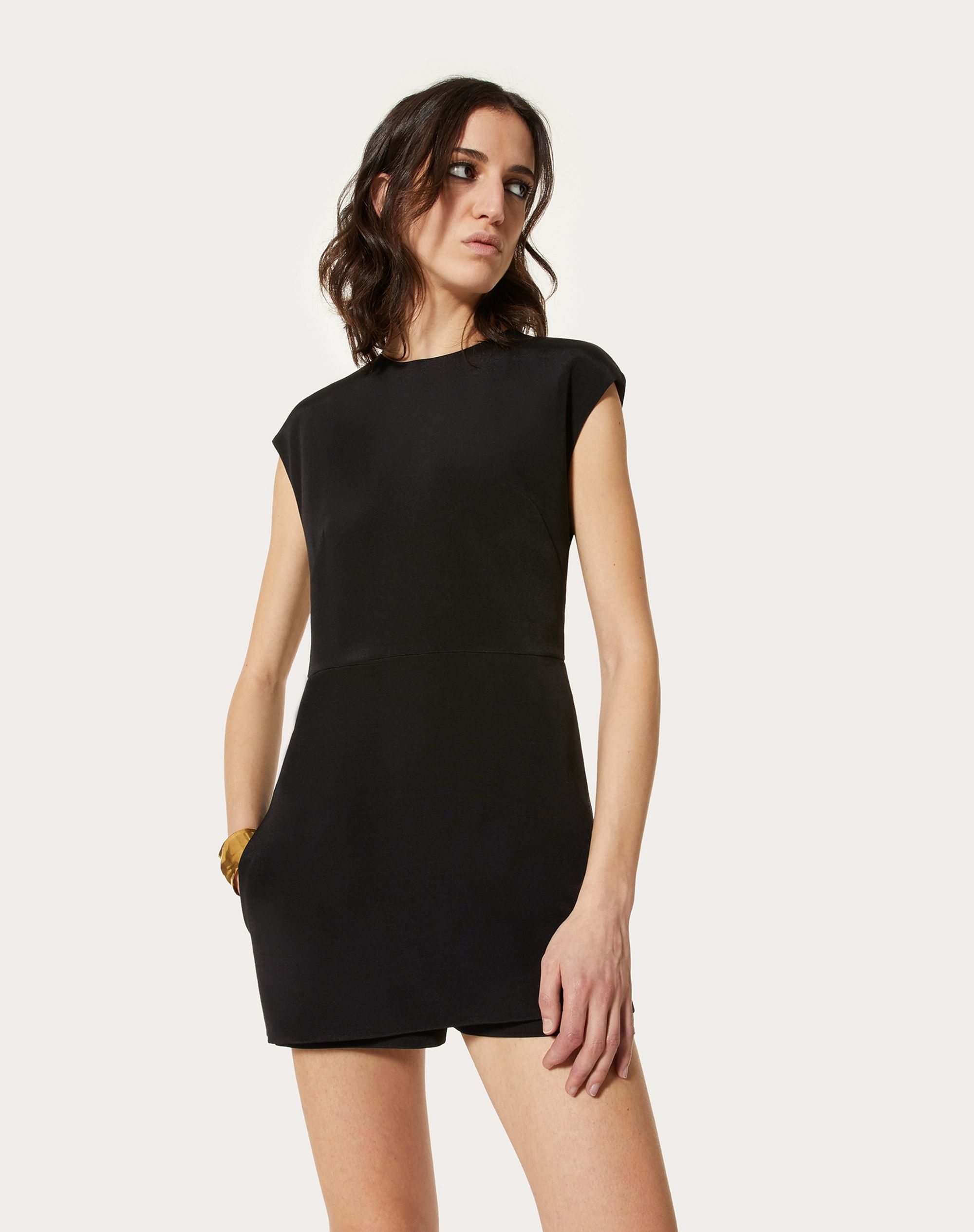 SHORT JUMPSUIT IN STRETCH CREPE COUTURE - 5