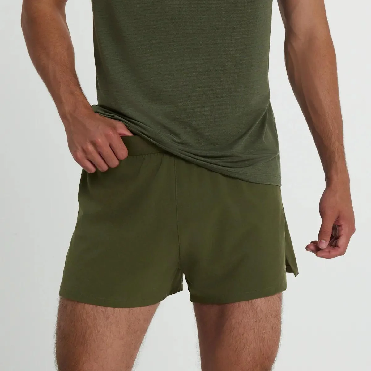 Men's Outpace 2.5" Split Short - 1