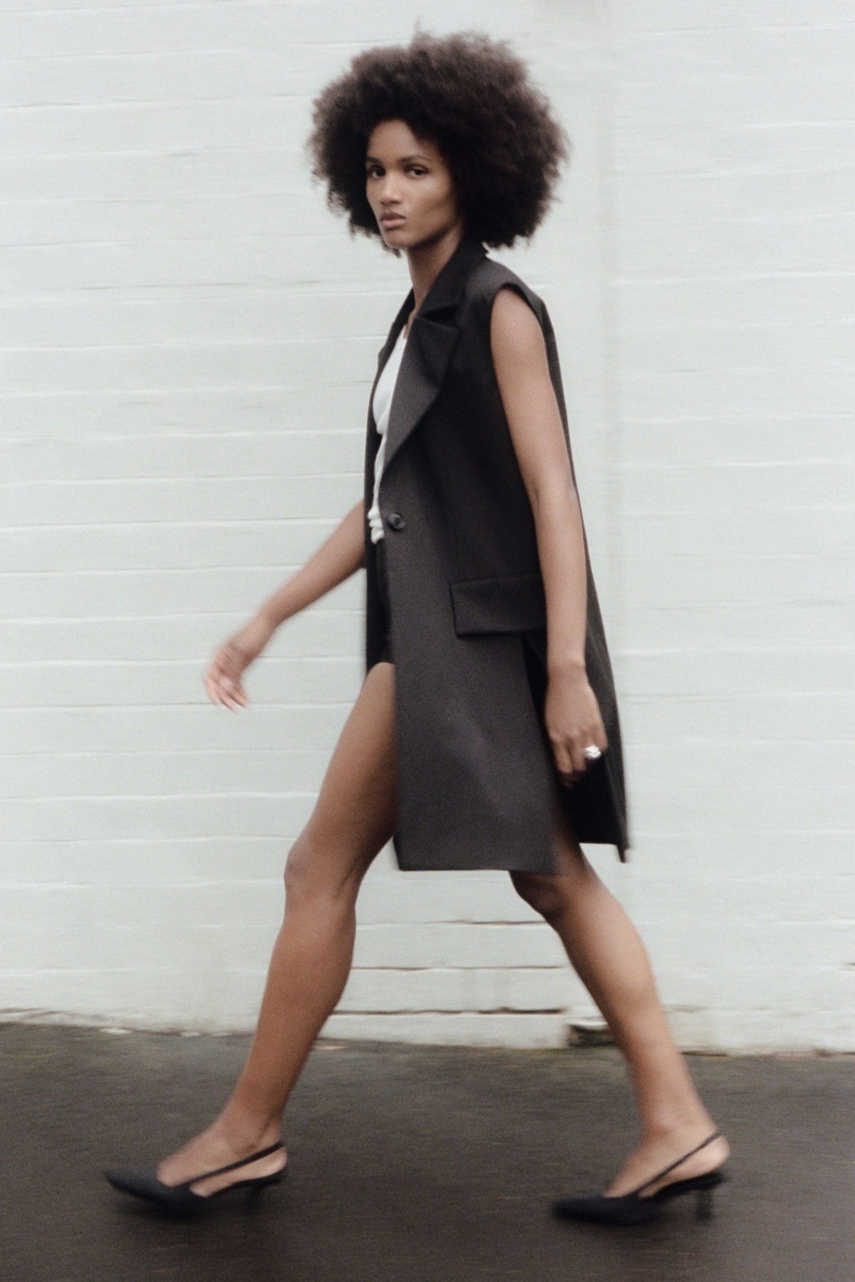 Sleeveless Tailored Blazer - Black - 6