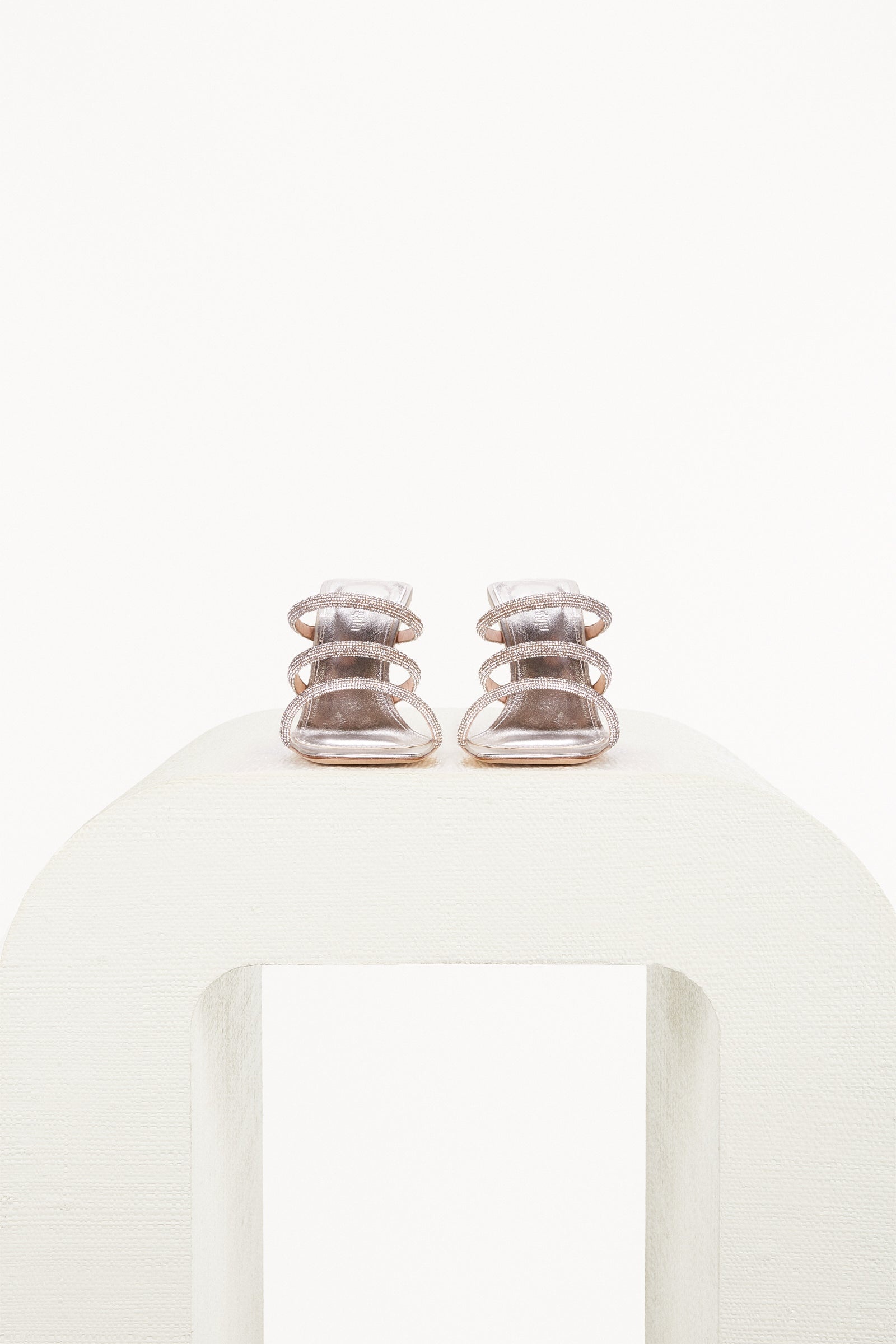 ELIANA SANDAL - 2