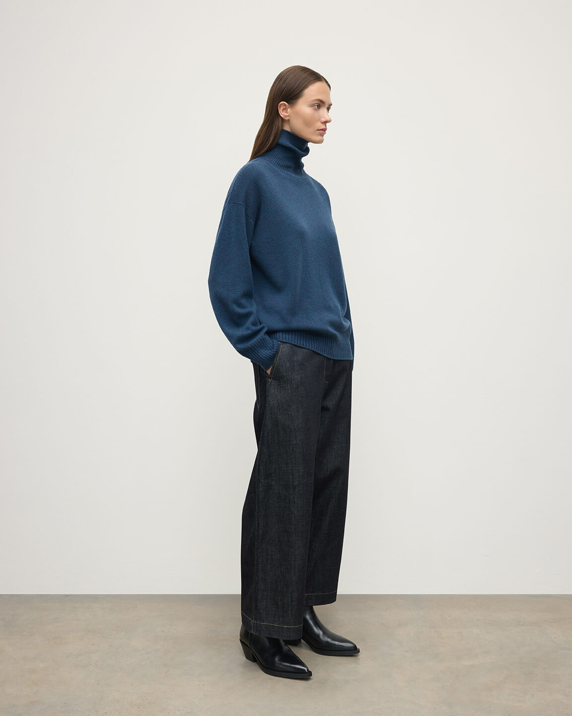 Gauzy Cashmere Navy Roll Neck Jumper - 3