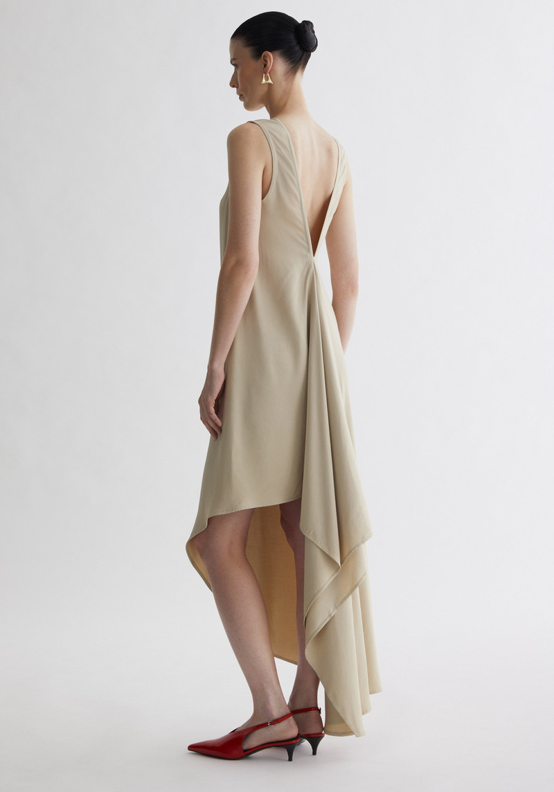 AERON GLAZE
Asymmetric satin maxi dress outlook
