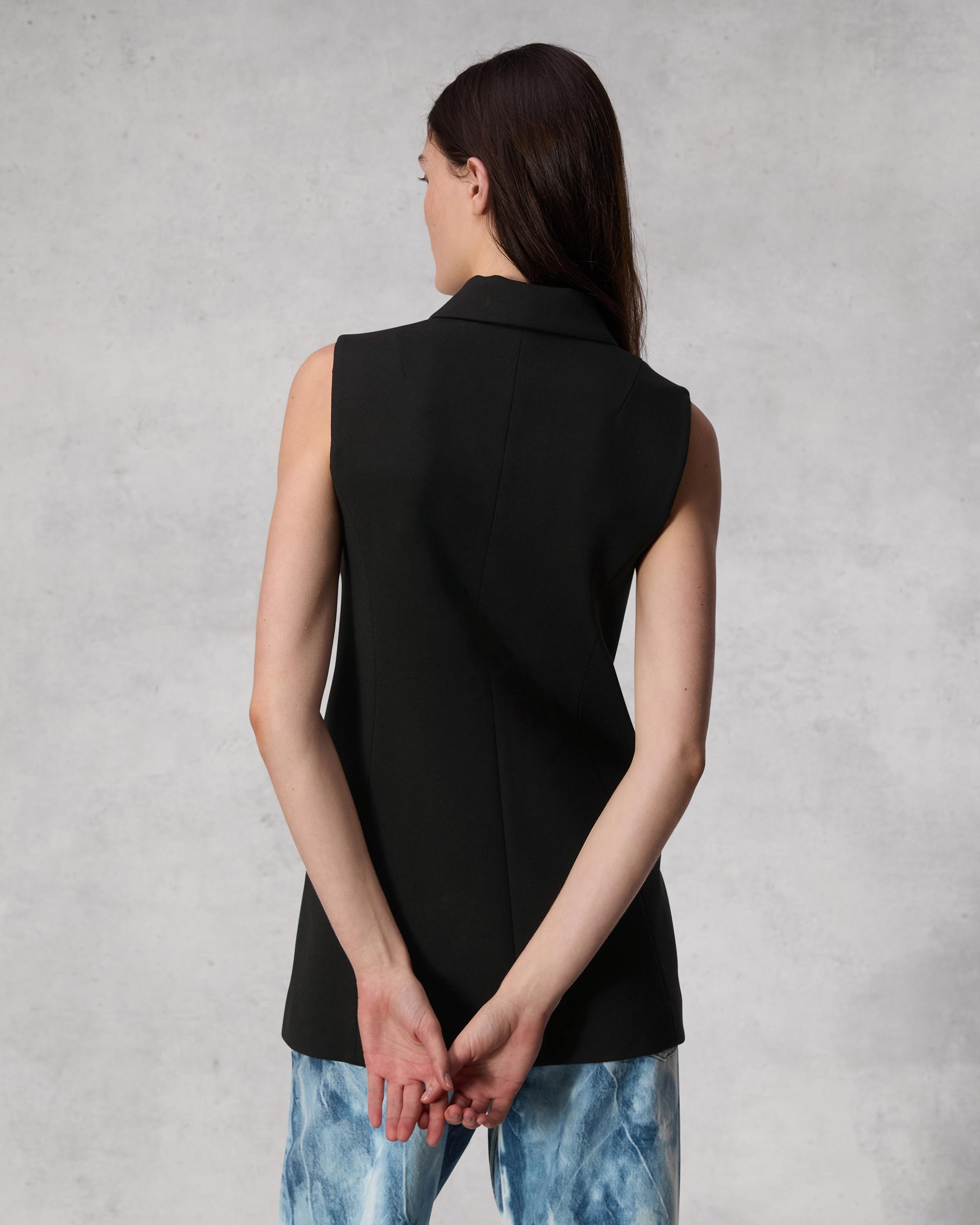 Cadence Ponte Vest
Classic Fit - 5