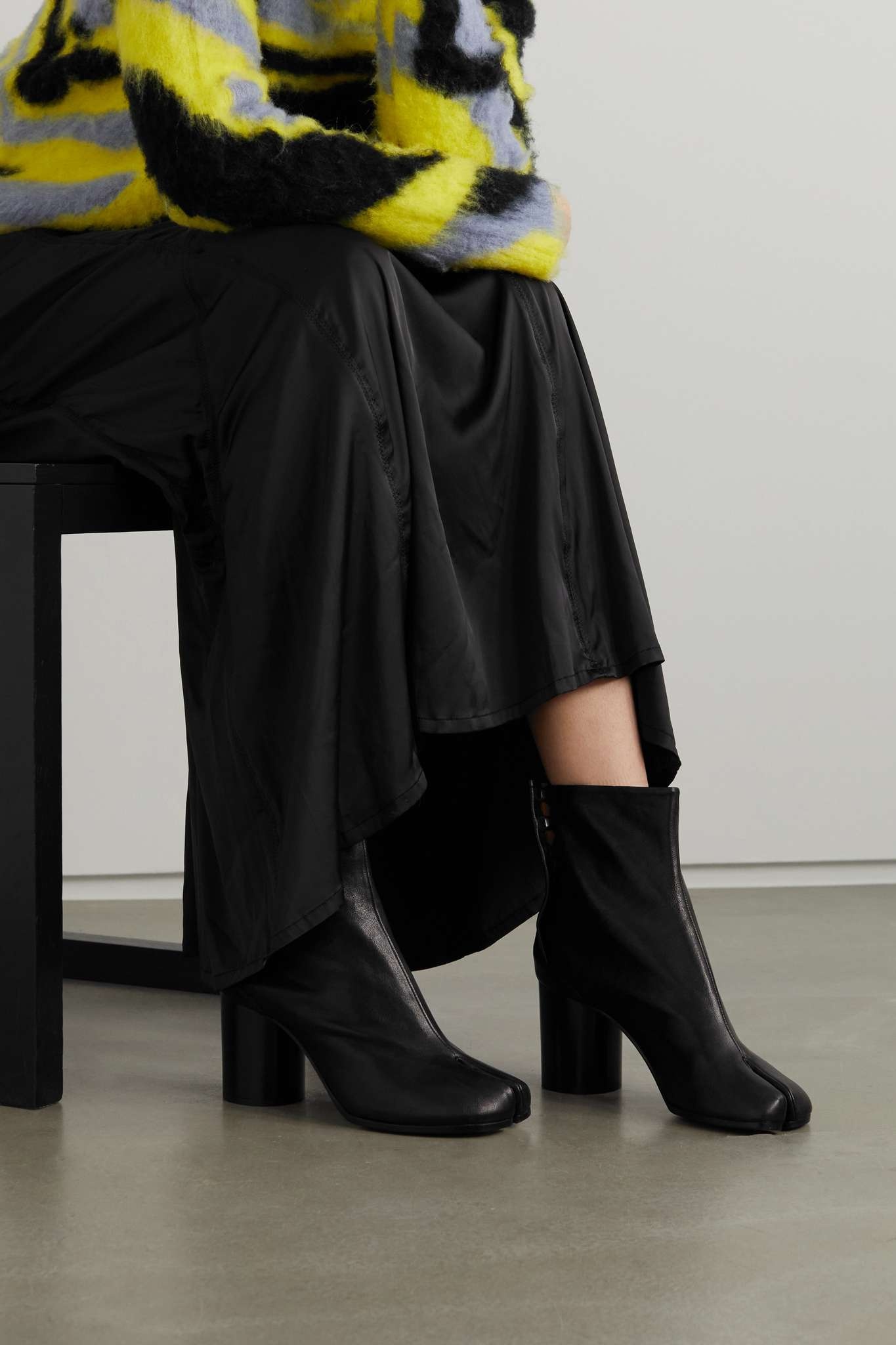 Tabi split-toe leather ankle boots - 2