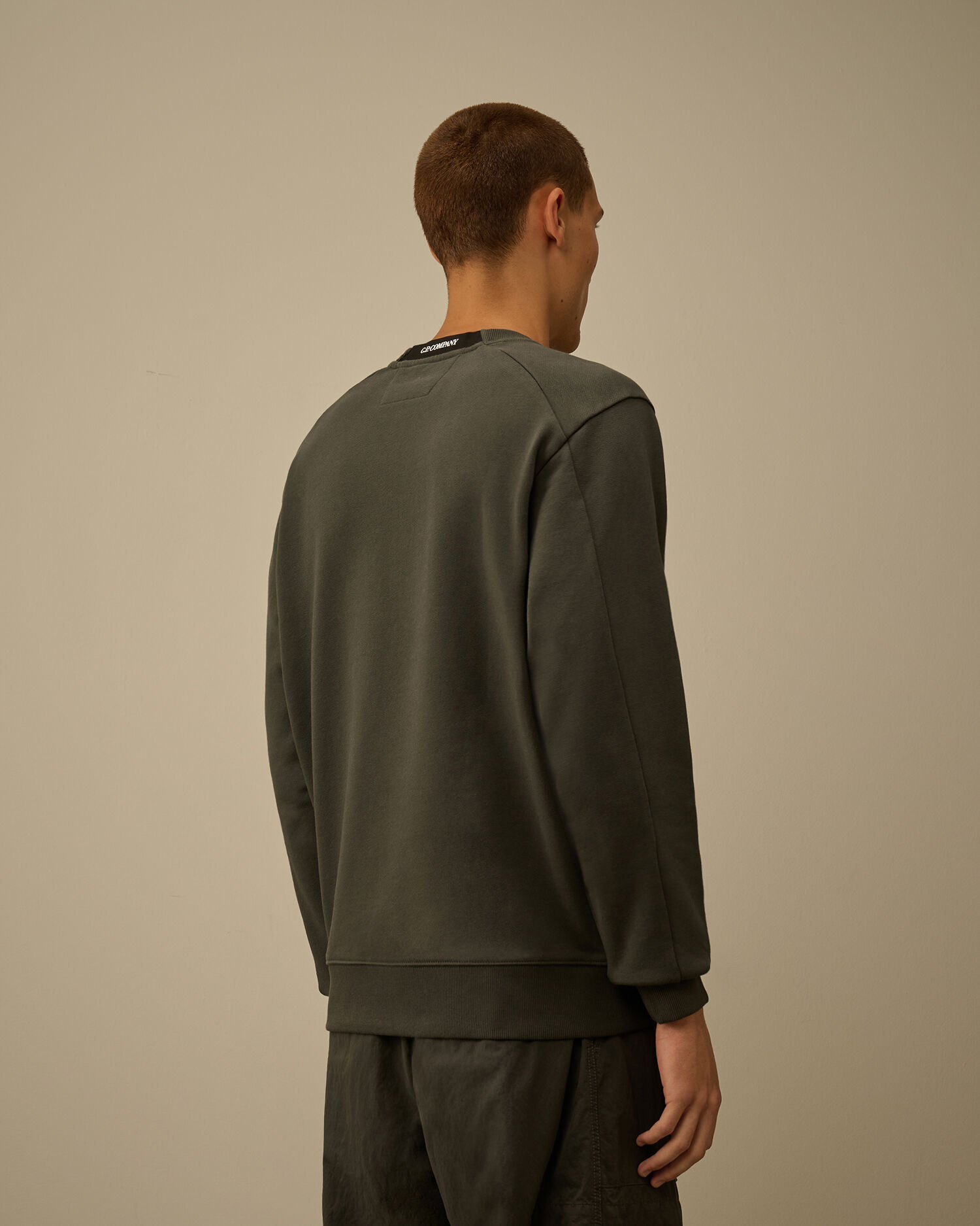 Diagonal Raised Fleece Crewneck Lens Sweatshirt - 4