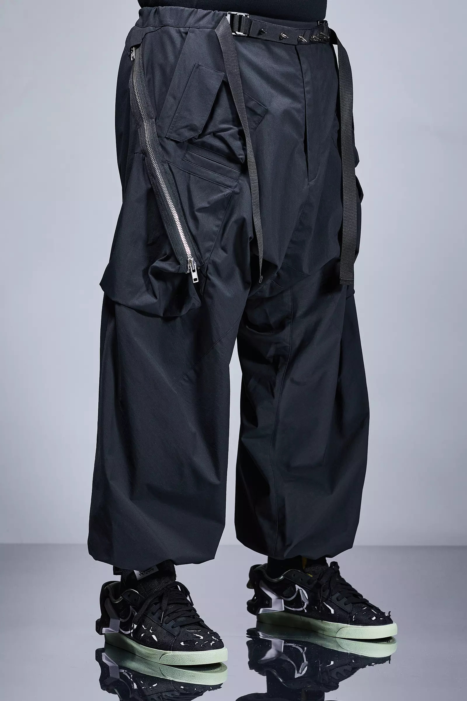 P30AL-E Encapsulated Nylon Ultrawide Drawcord Cargo Trouser Black - 17