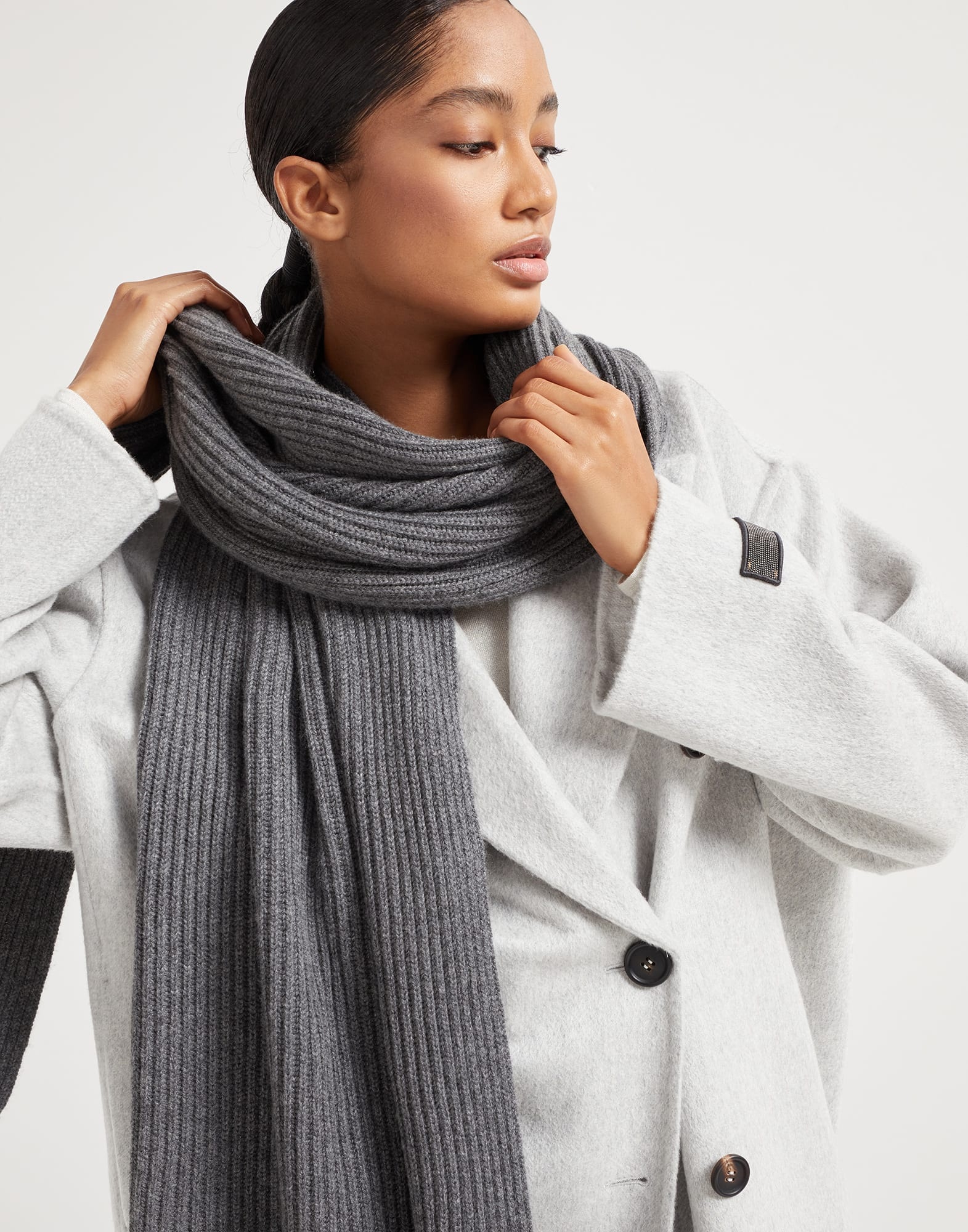 Cashmere English rib knit scarf with monili - 4