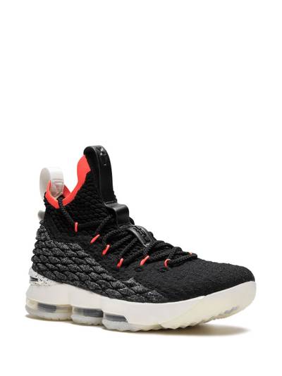 Nike Lebron 15 sneakers outlook