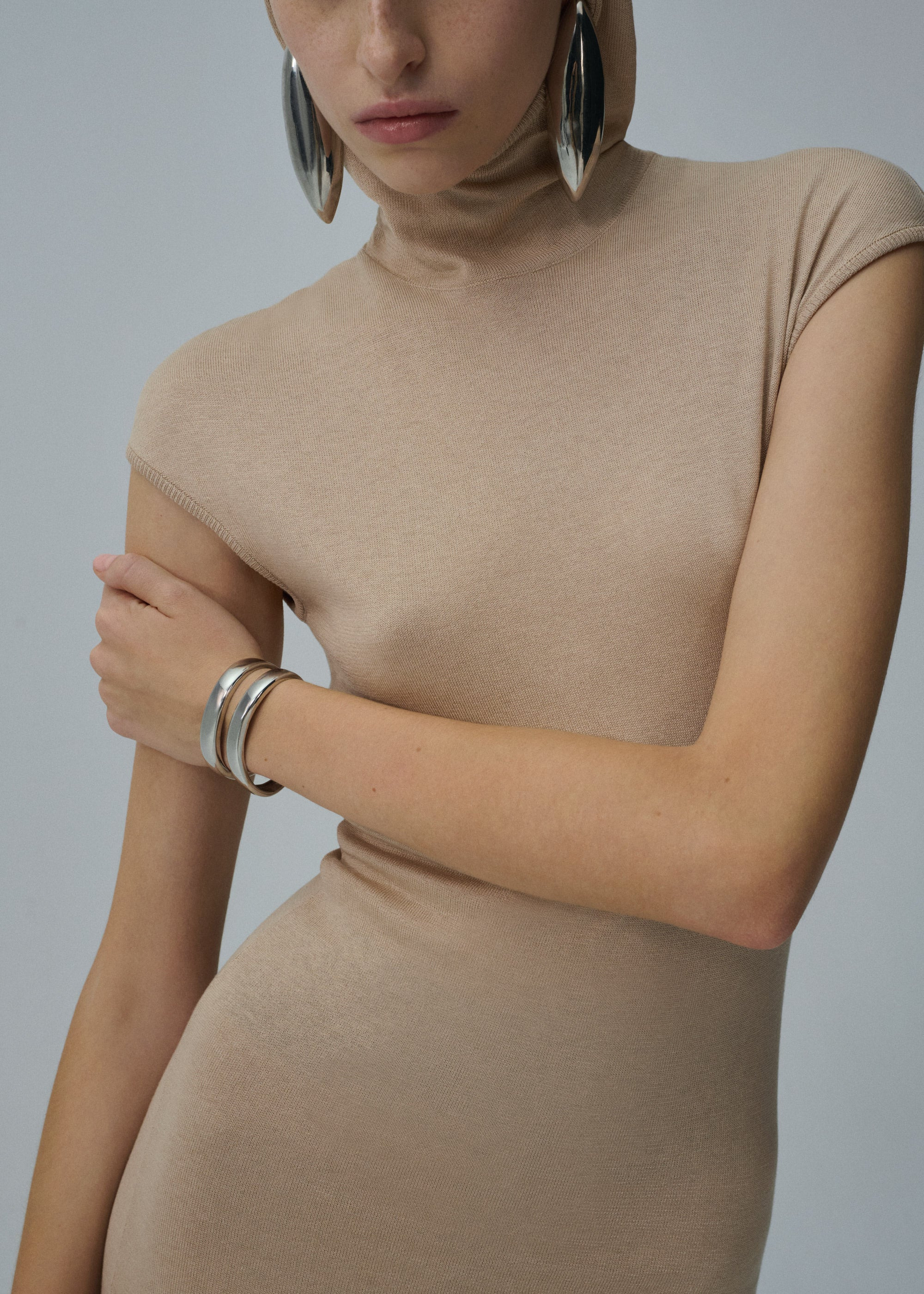 Hooded silk knitwear dress in beige - 6