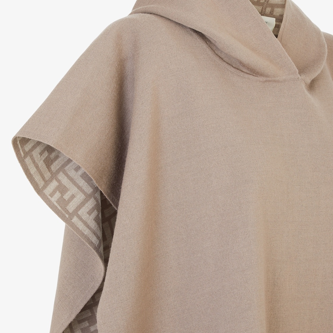 Poncho - 3