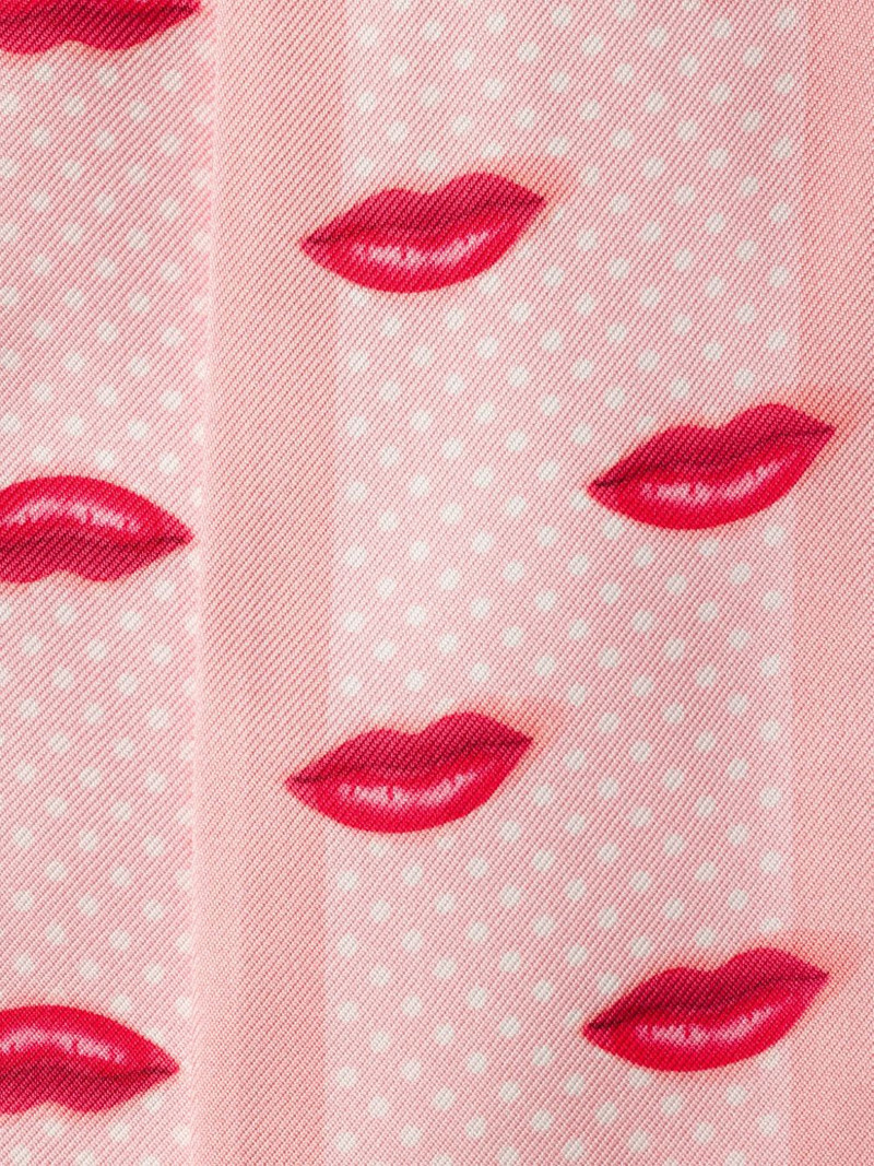 lips-print logo scarf 3