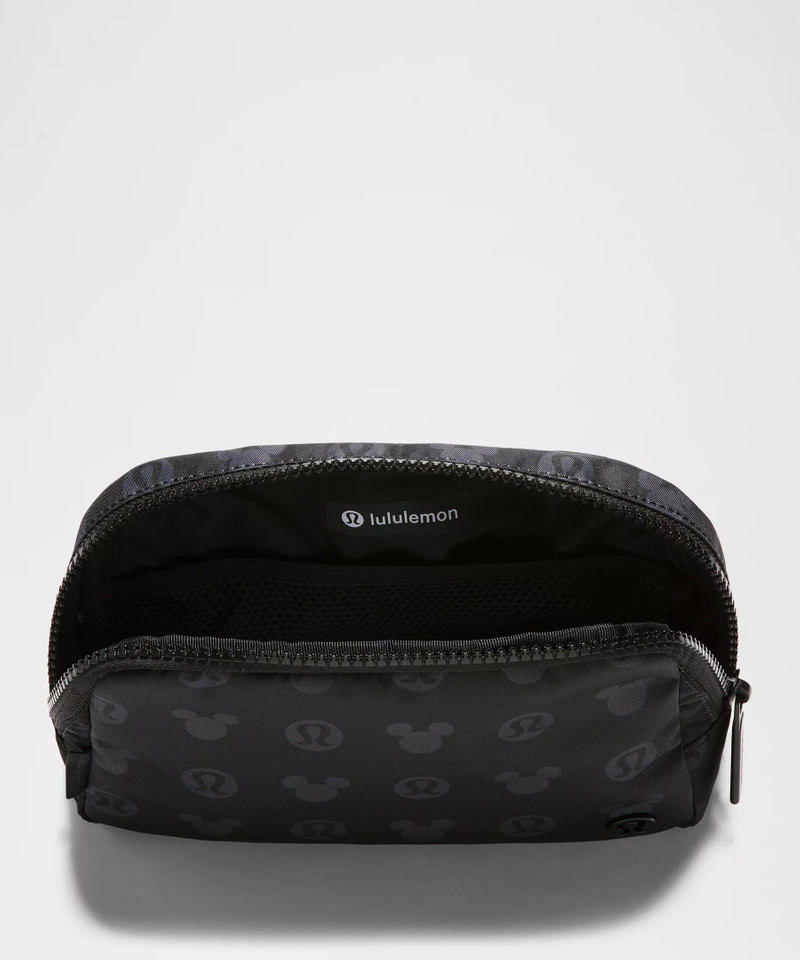 Disney x lululemon *Everywhere Belt Bag 1L Mickey and Logo Print 4
