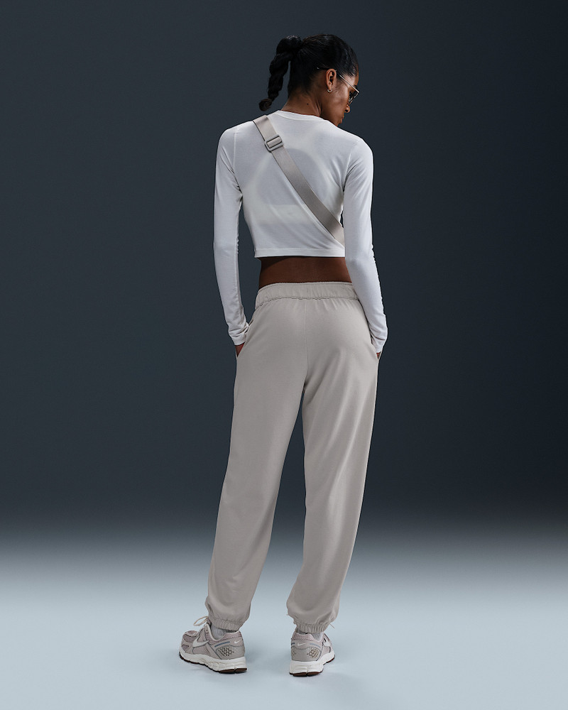 Nike Sportswear Women's Easy Joggers 4