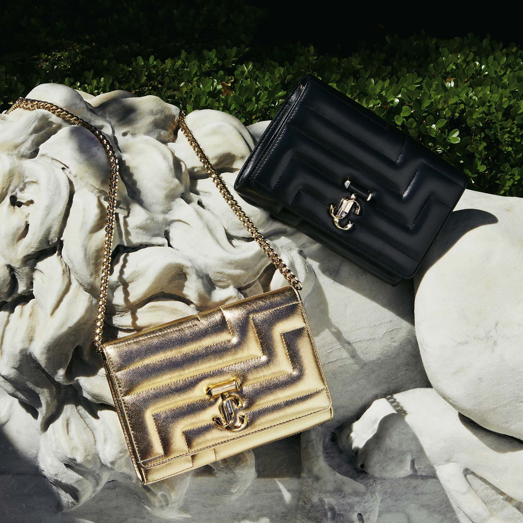 Varenne Avenue Clutch
Gold Avenue Metallic Nappa Leather Clutch Bag with Light Gold JC Emblem - 7