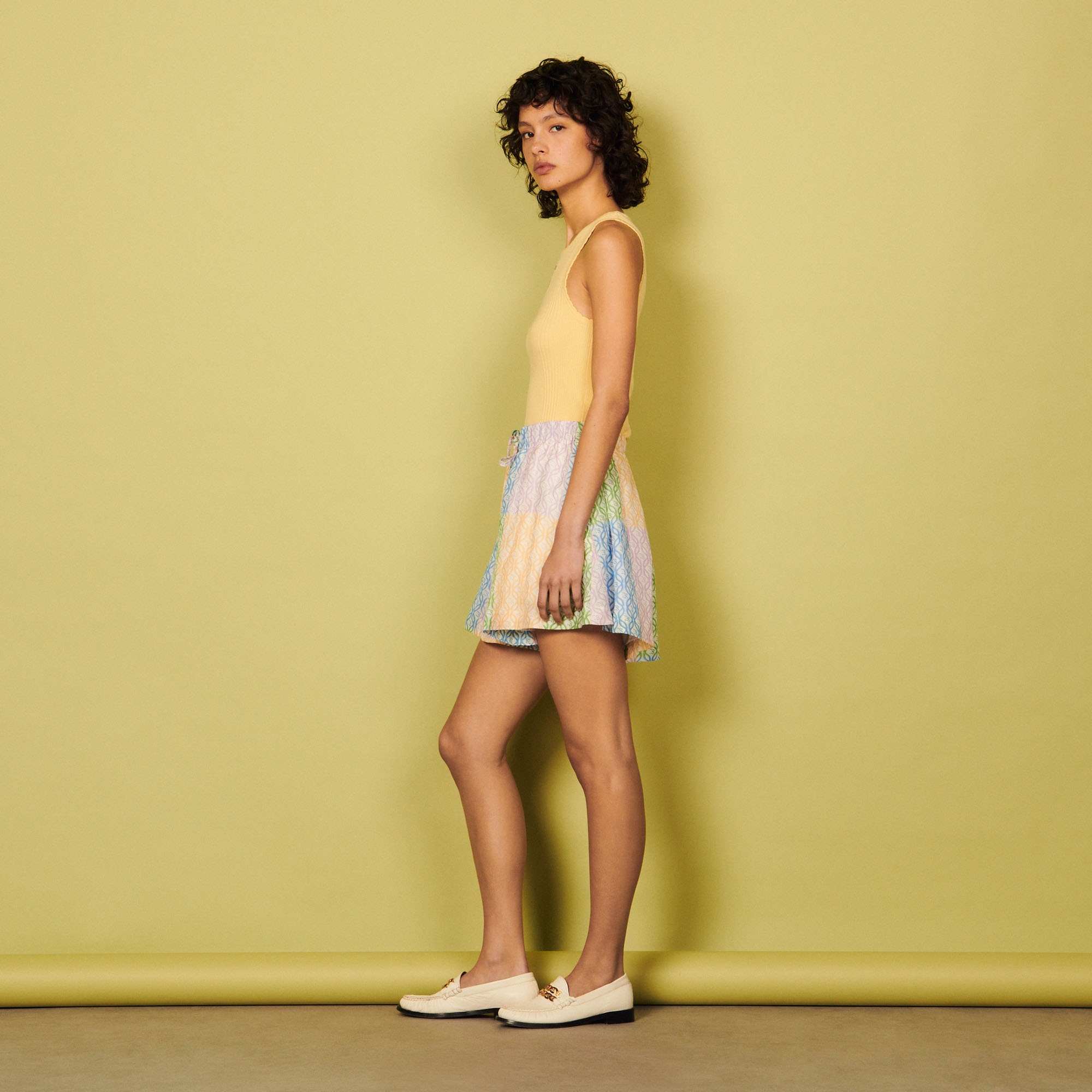 Loose shorts with monogram print - 4