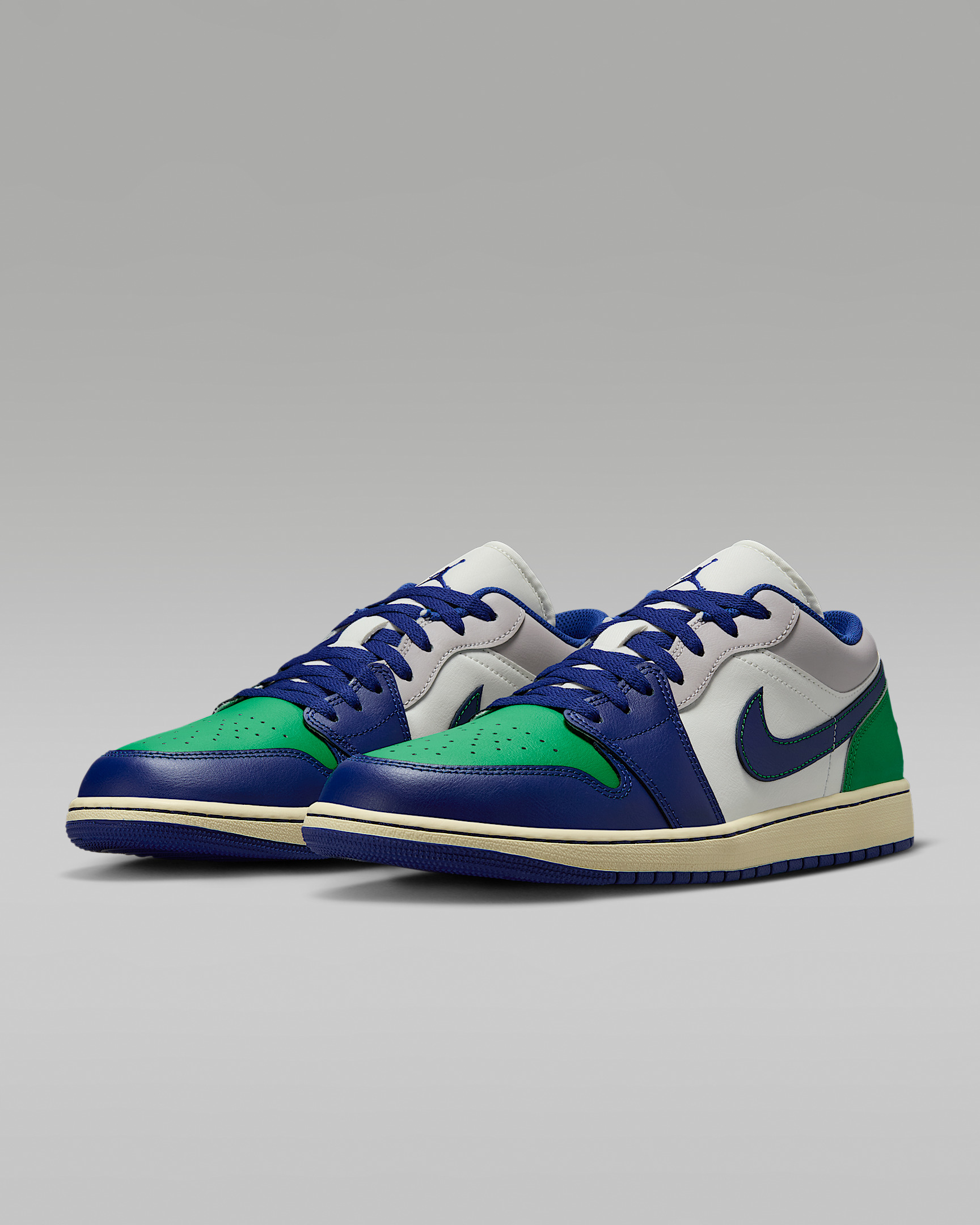 Air Jordan 1 Low Men's Shoes - 5