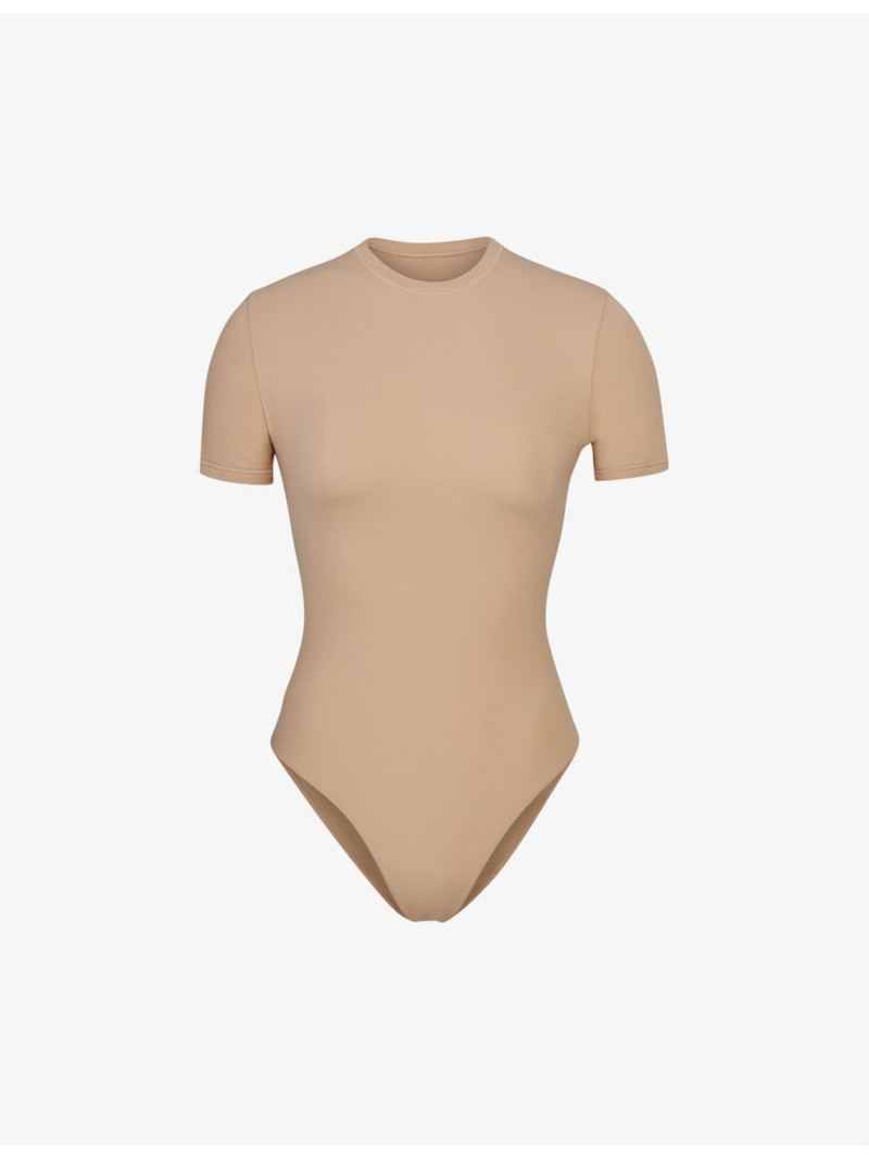 Fits Everybody high-neck stretch-woven body 1