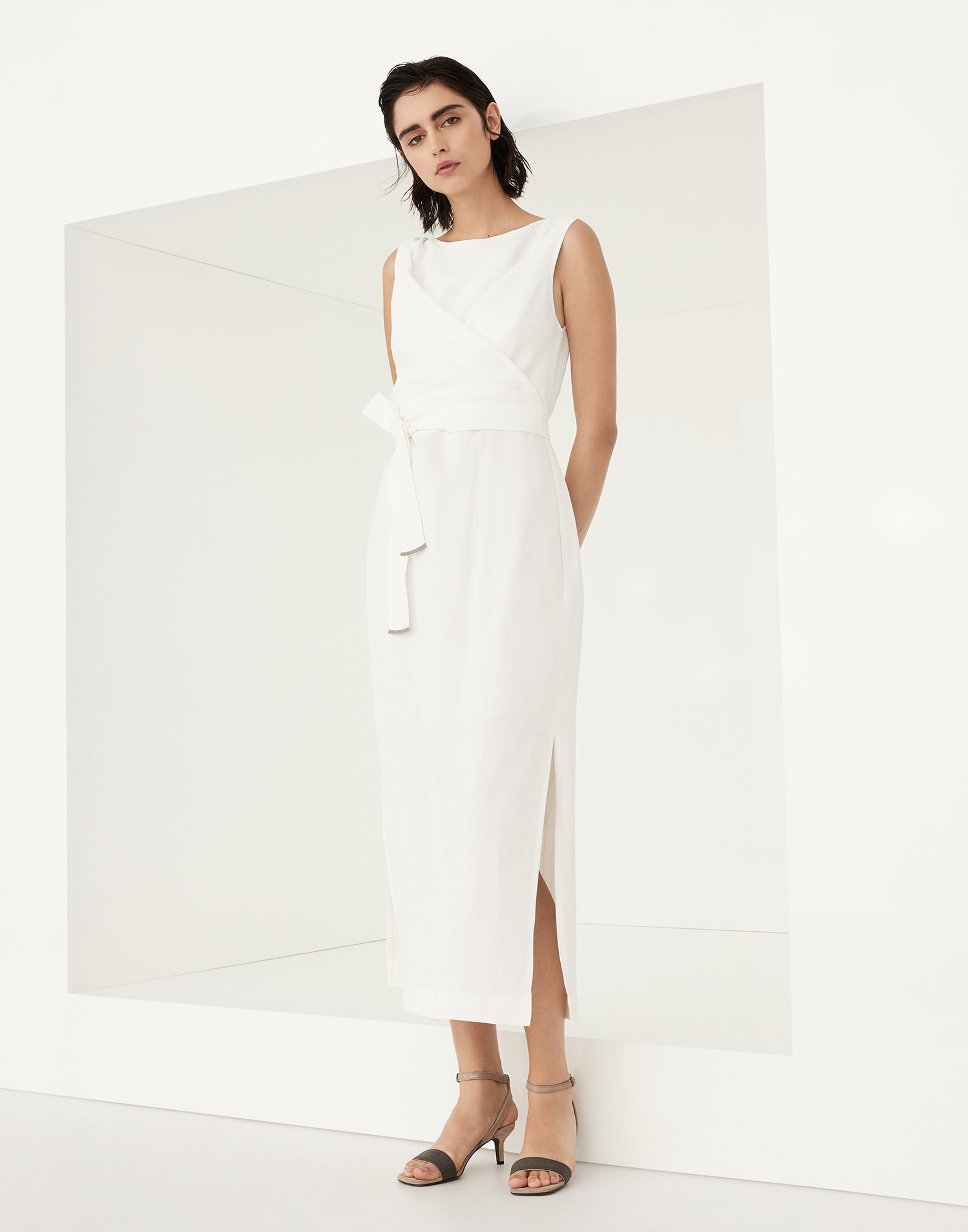 Viscose and linen fluid twill belted wrap dress and monili - 1
