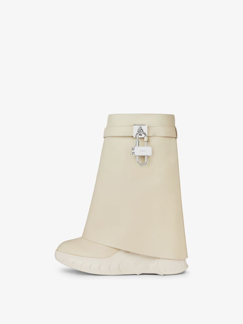 Givenchy SHARK LOCK BIKER ANKLE BOOTS IN GRAINED LEATHER outlook