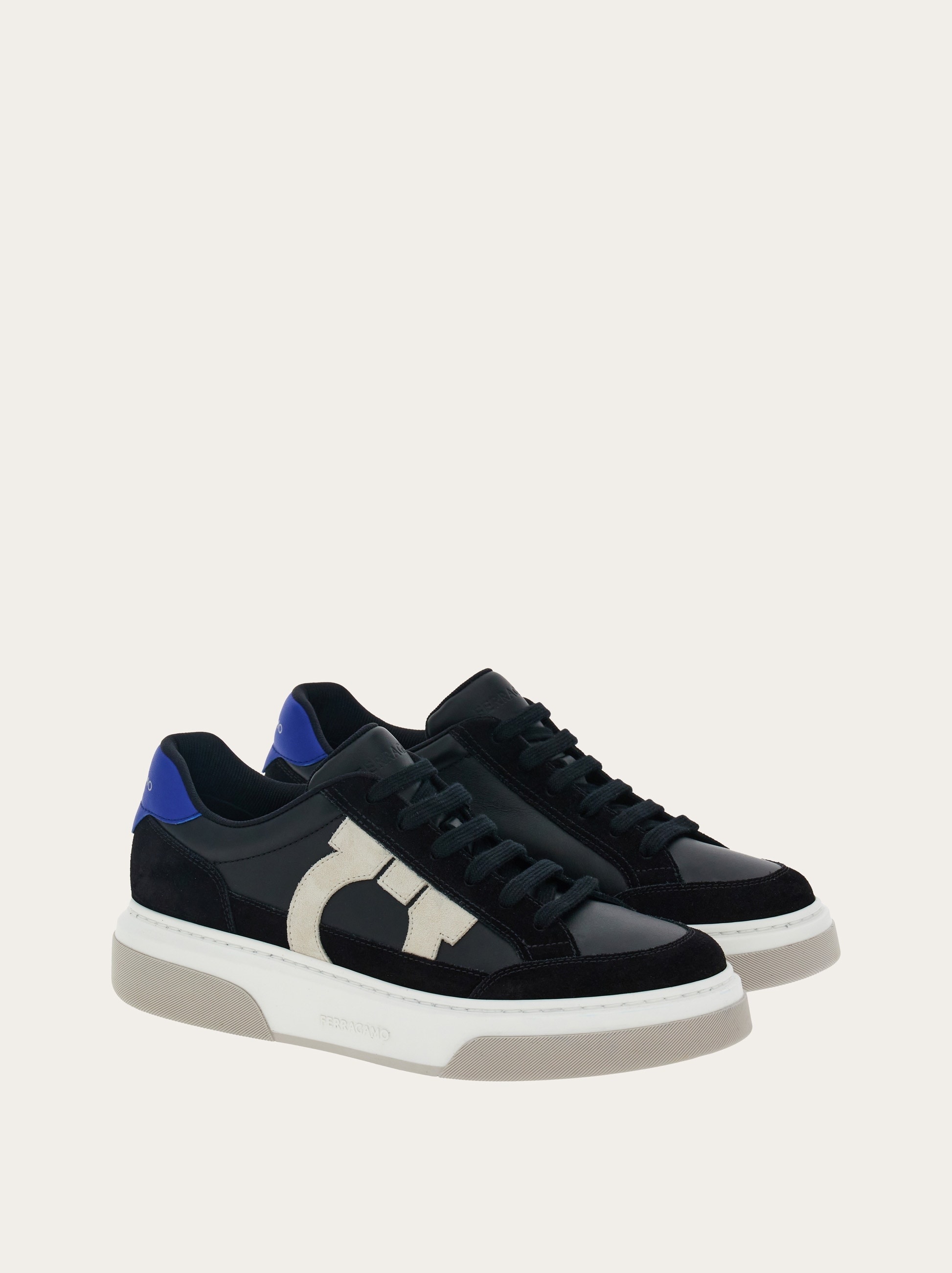 Low cut sneaker with Gancini outline - 4