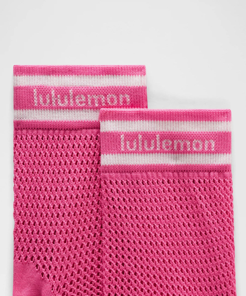 lululemon Unisex Open Knit Quarter Socks outlook