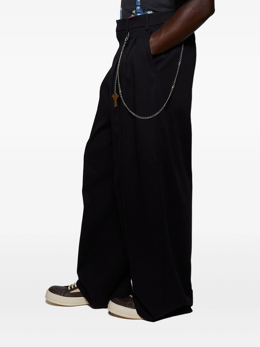 Tailored Pants With Chain - 3