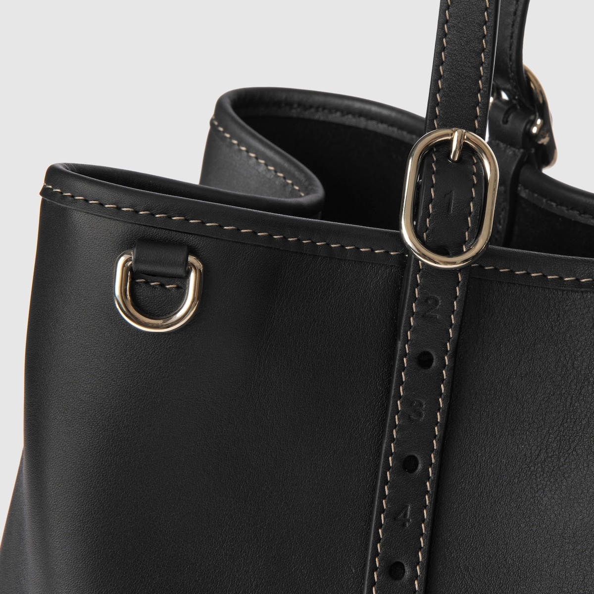 GG Emblem medium tote bag - 5