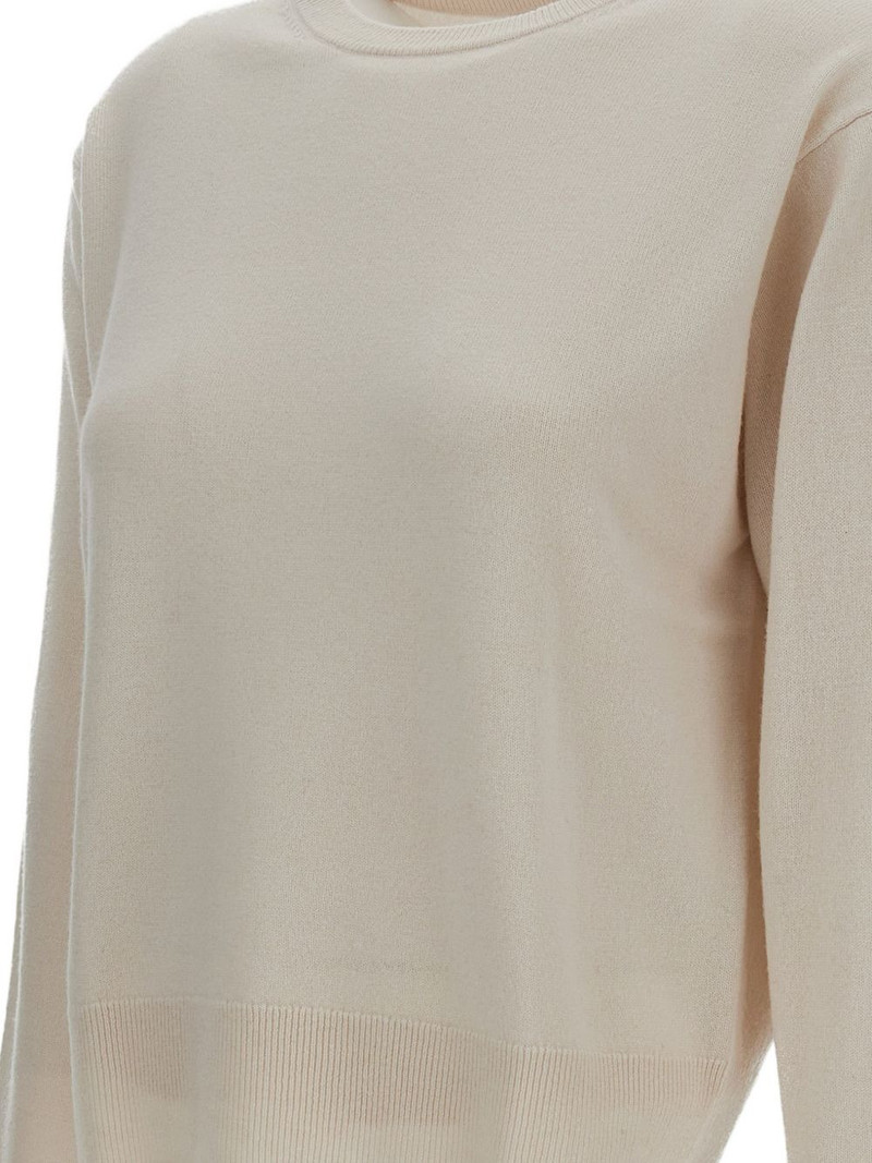 March round-neck sweater 3