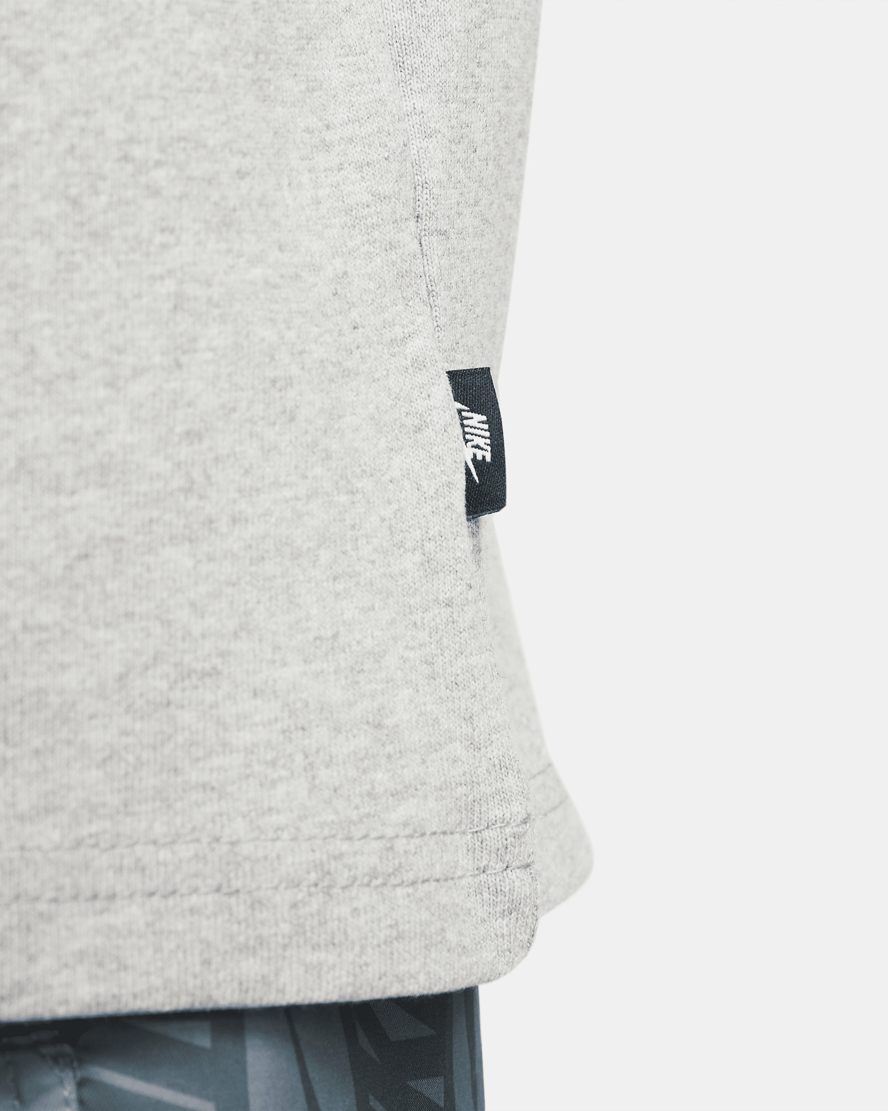 Nike Sportswear Premium Essentials Men's Pocket T-Shirt - 4