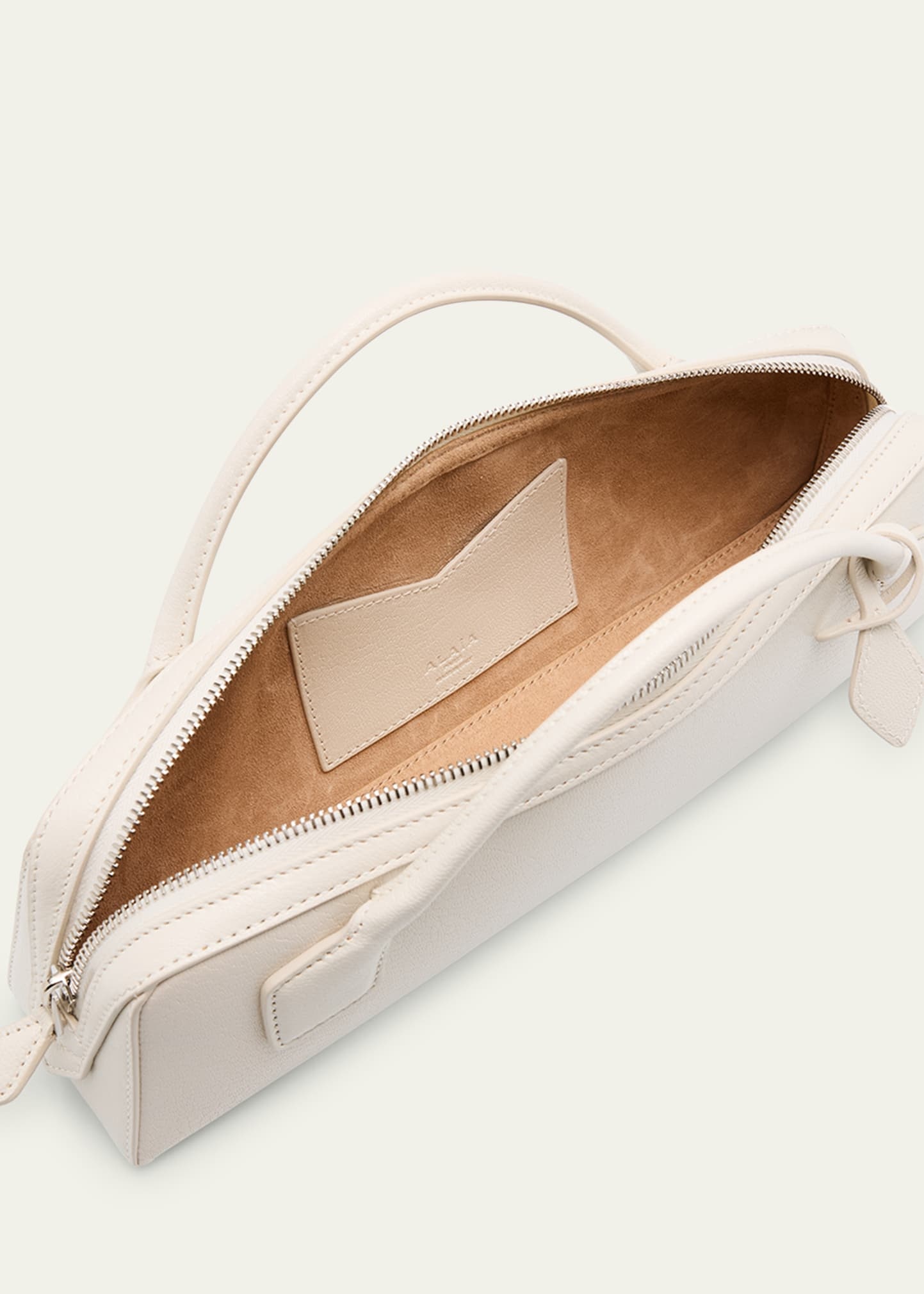 Le Teckel Top-Handle Bag in Grained Leather - 4
