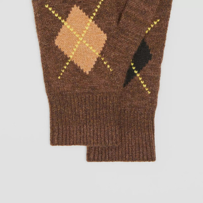 Burberry Argyle Intarsia Wool Cashmere Gloves outlook
